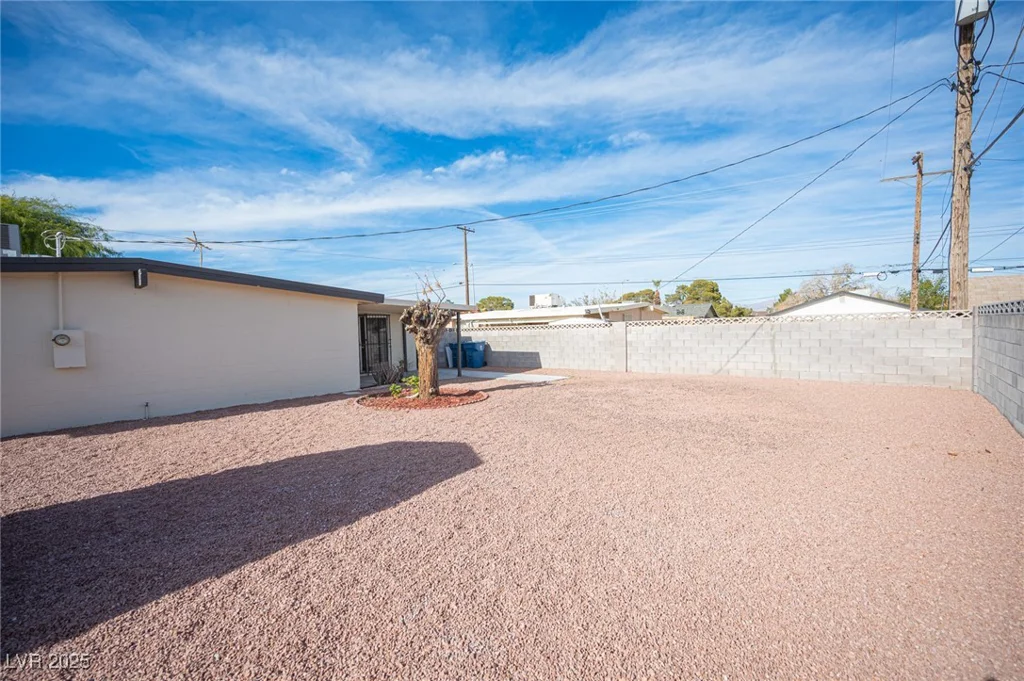 1208 Clairemont, Las Vegas, NV 89110