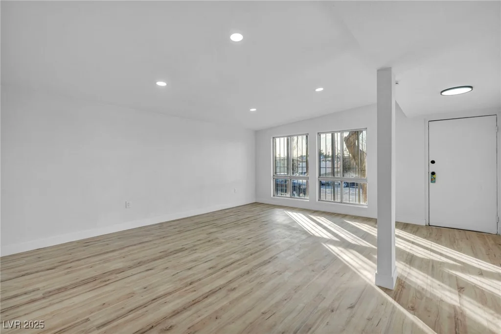 1208 Clairemont, Las Vegas, NV 89110