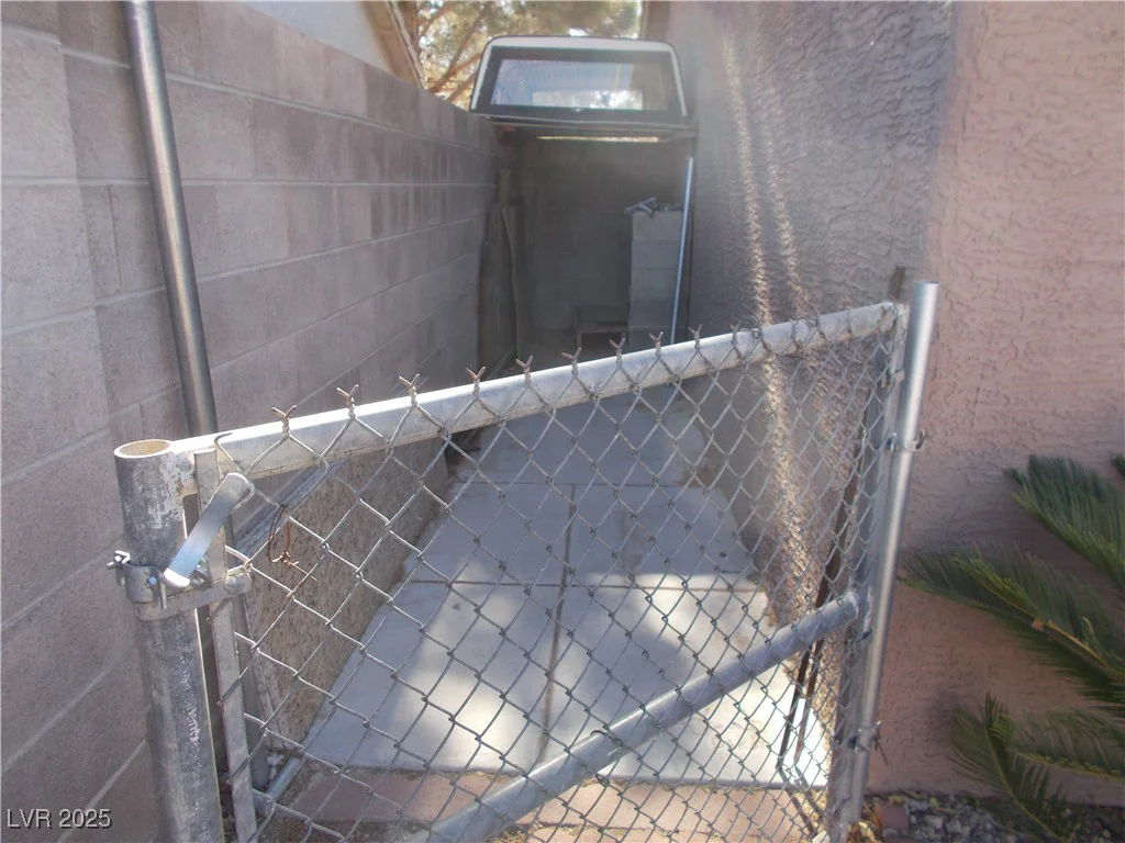 4522 Checker, North Las Vegas, NV 89031