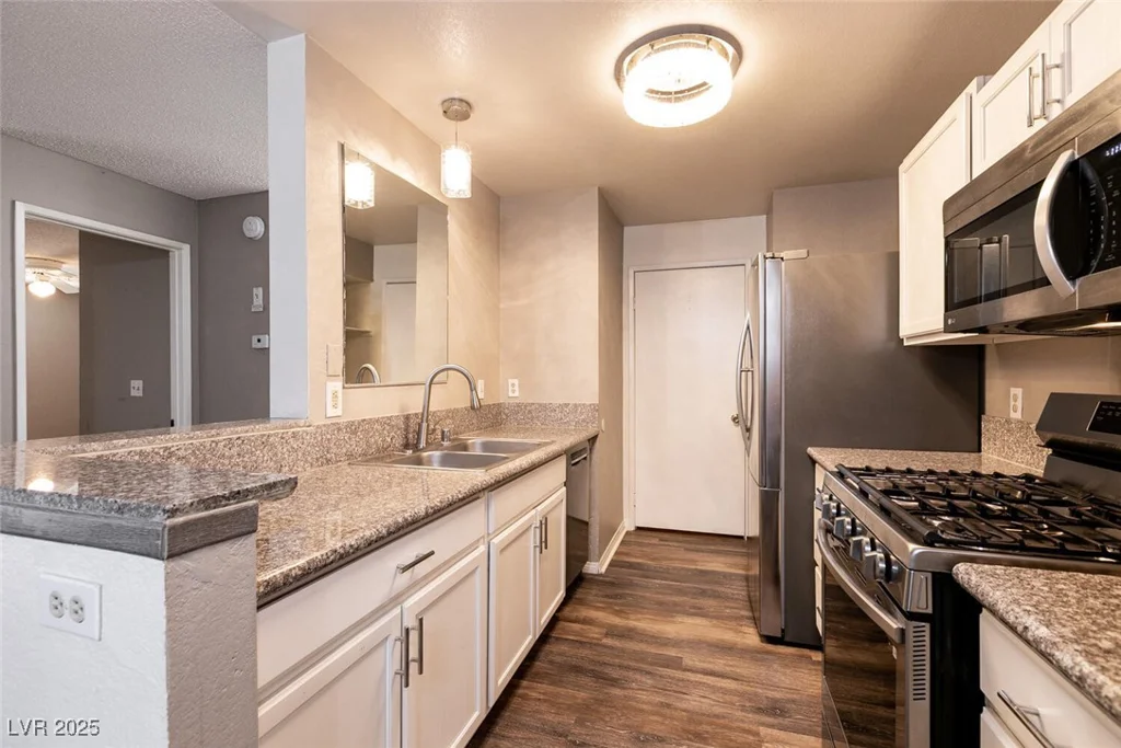 2200 Fort Apache, Las Vegas, NV 89117