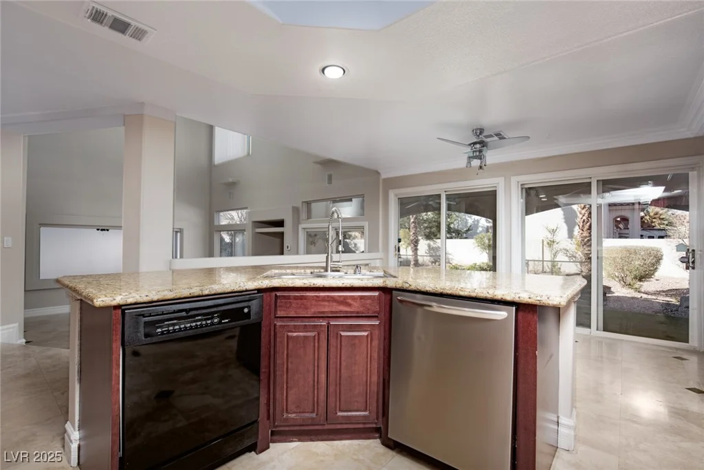 3925 Larkcrest, Las Vegas, NV 89129