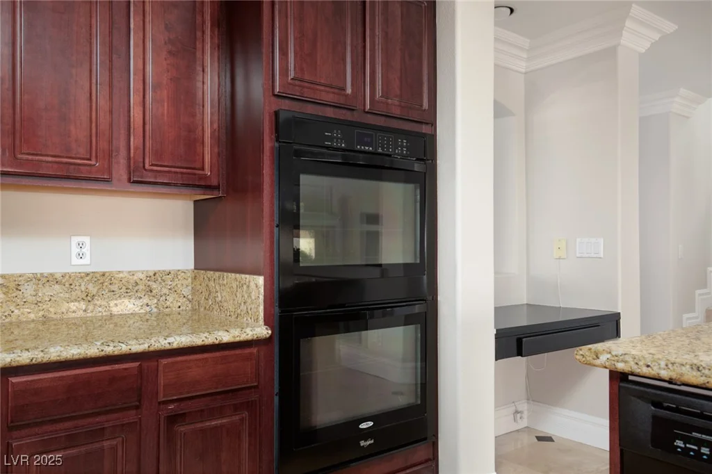 3925 Larkcrest, Las Vegas, NV 89129