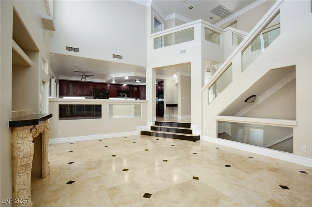 3925 Larkcrest, Las Vegas, NV 89129
