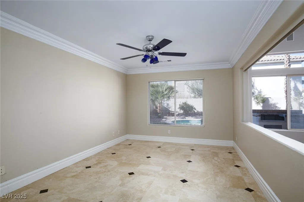 3925 Larkcrest, Las Vegas, NV 89129