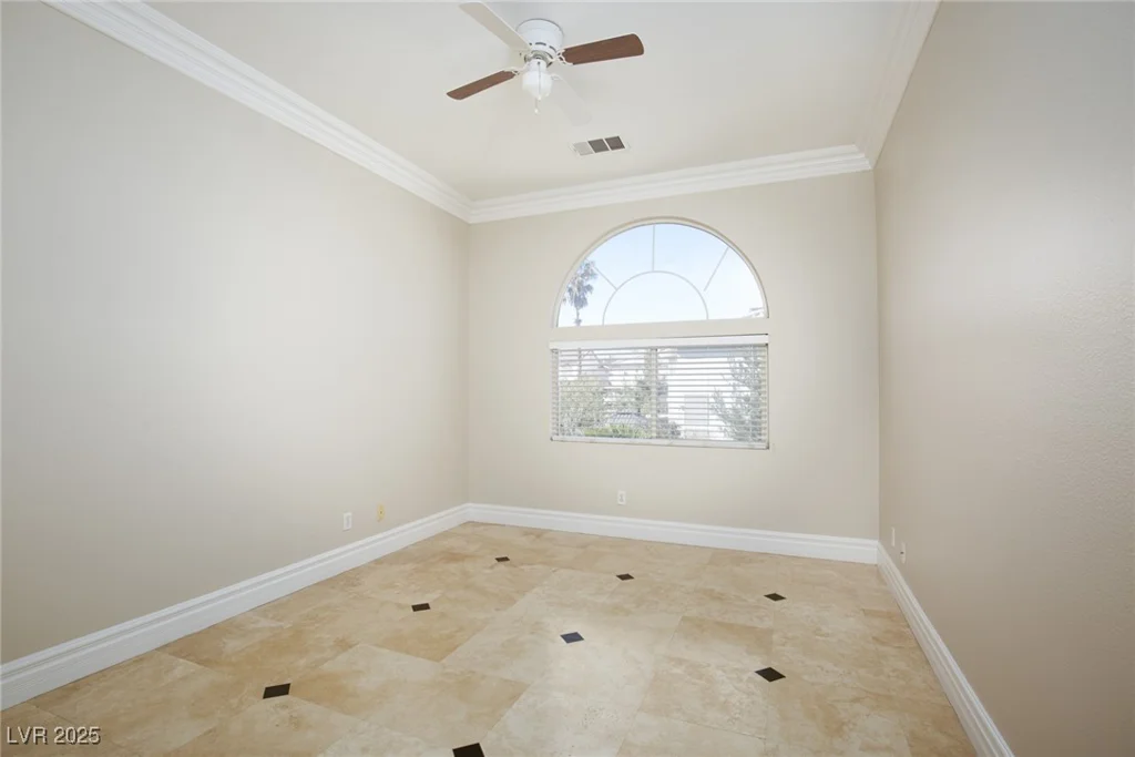 3925 Larkcrest, Las Vegas, NV 89129