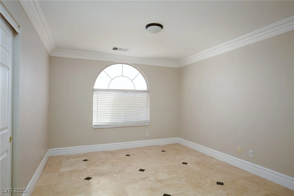 3925 Larkcrest, Las Vegas, NV 89129