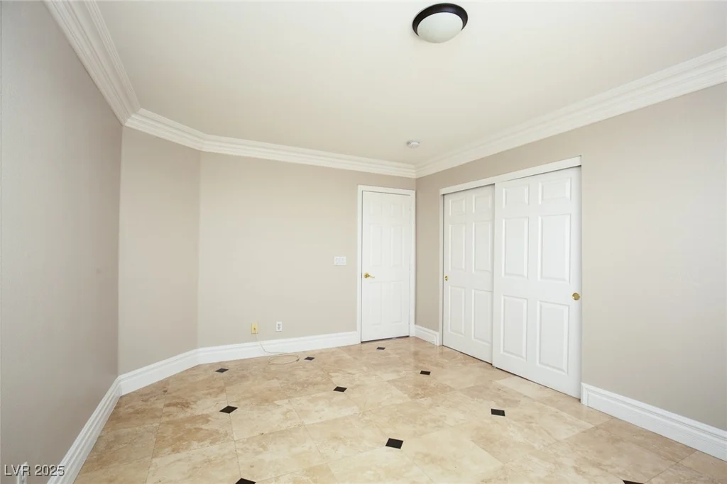 3925 Larkcrest, Las Vegas, NV 89129