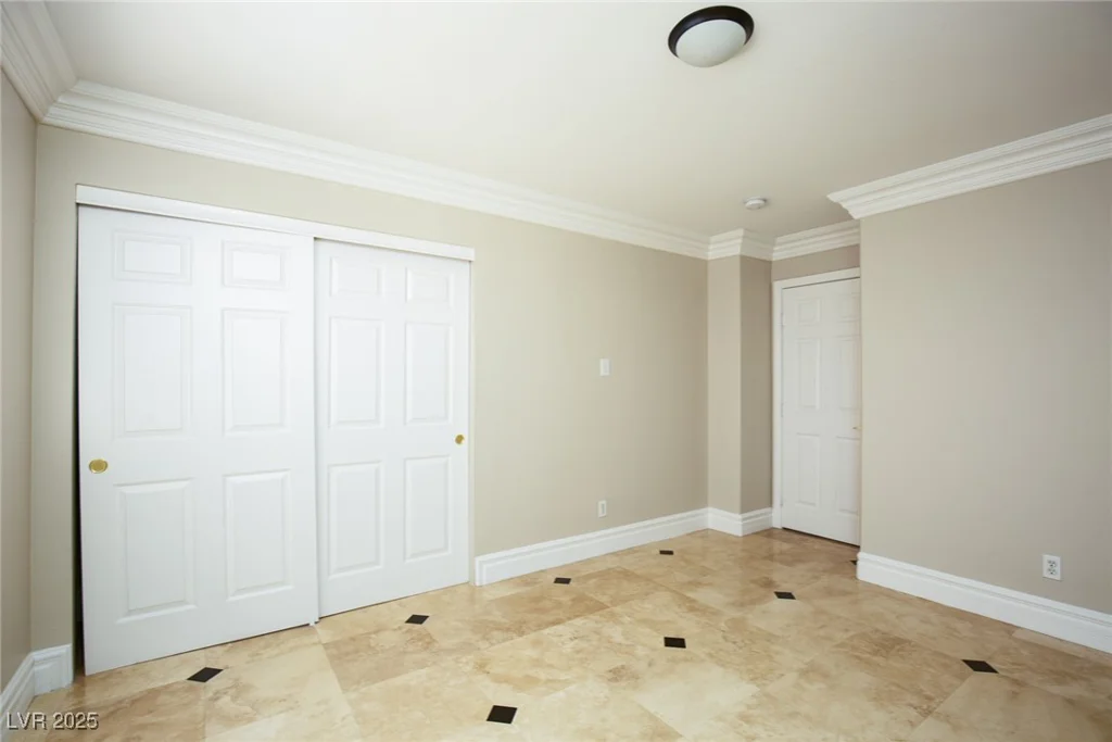 3925 Larkcrest, Las Vegas, NV 89129