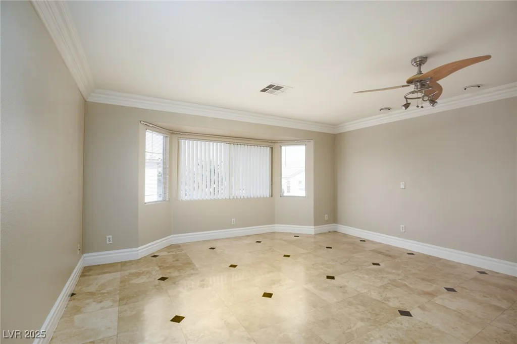 3925 Larkcrest, Las Vegas, NV 89129