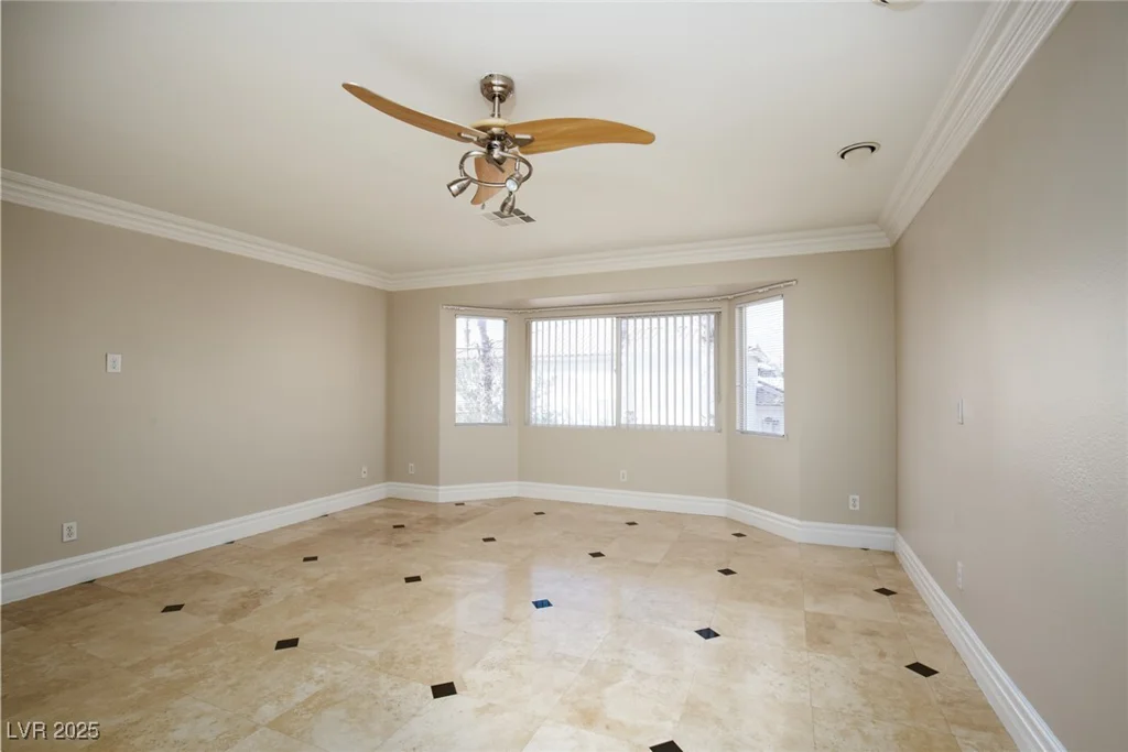 3925 Larkcrest, Las Vegas, NV 89129