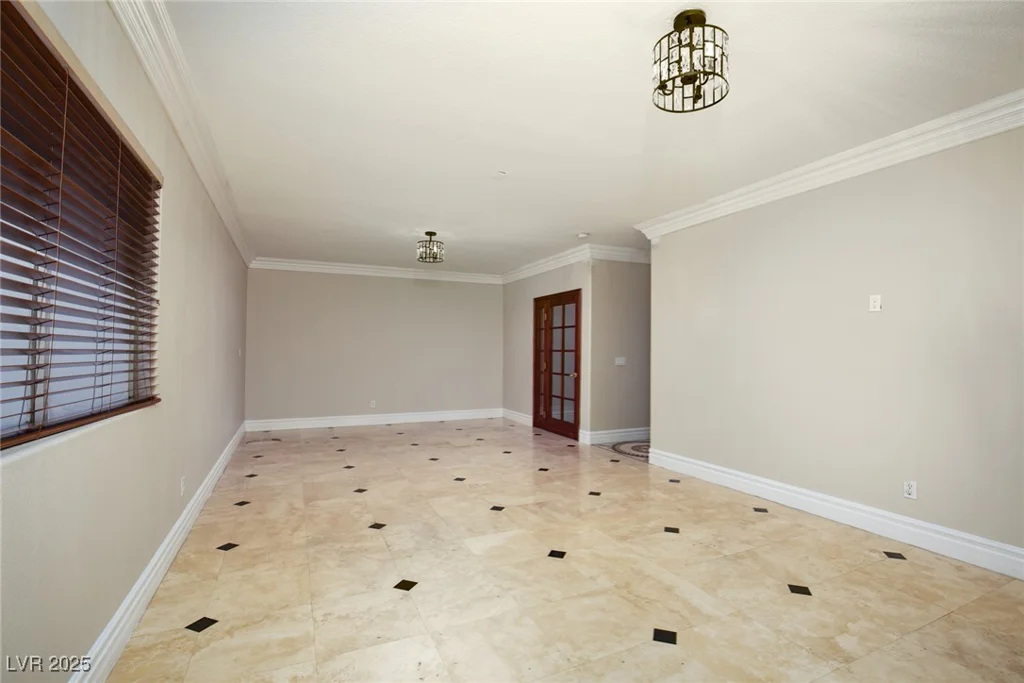 3925 Larkcrest, Las Vegas, NV 89129