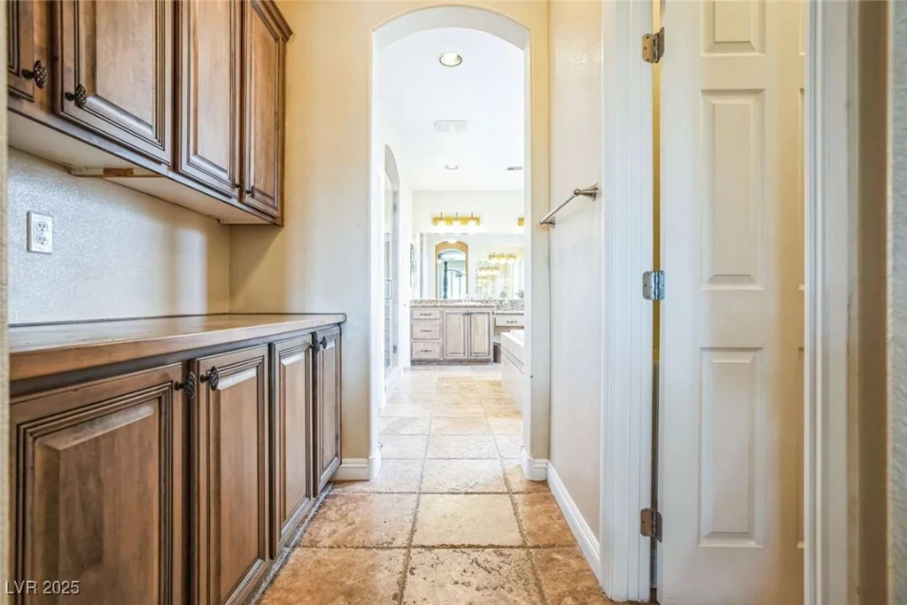 1137 Glistening Point, Henderson, NV 89015