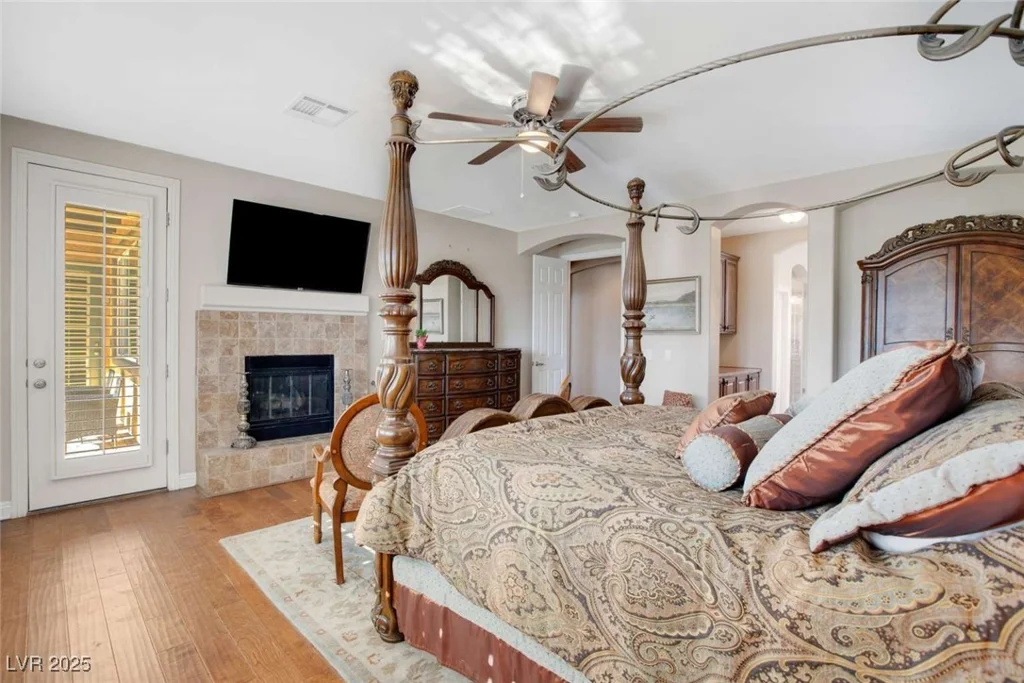 1137 Glistening Point, Henderson, NV 89015