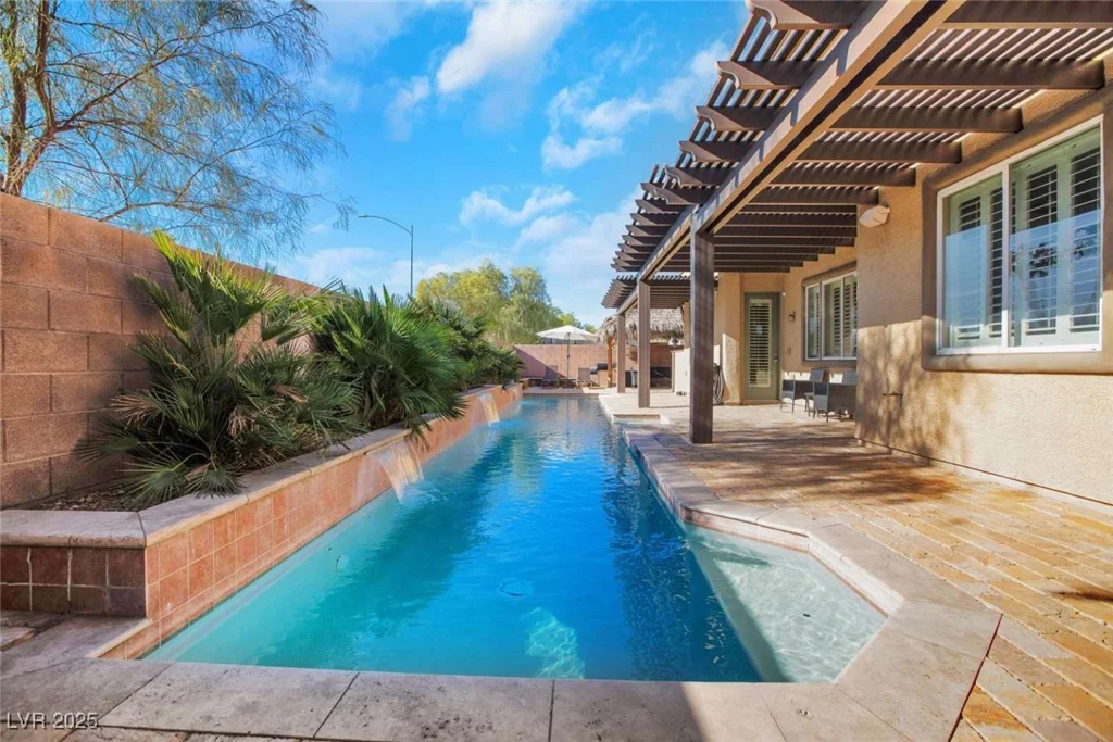 1137 Glistening Point, Henderson, NV 89015
