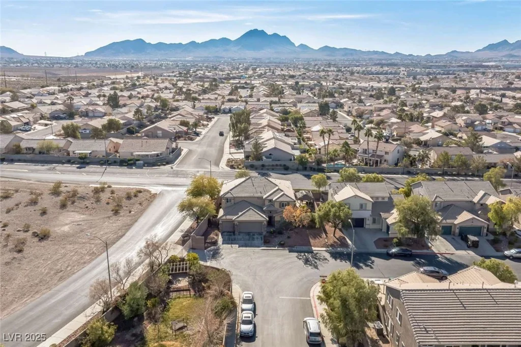 1137 Glistening Point, Henderson, NV 89015