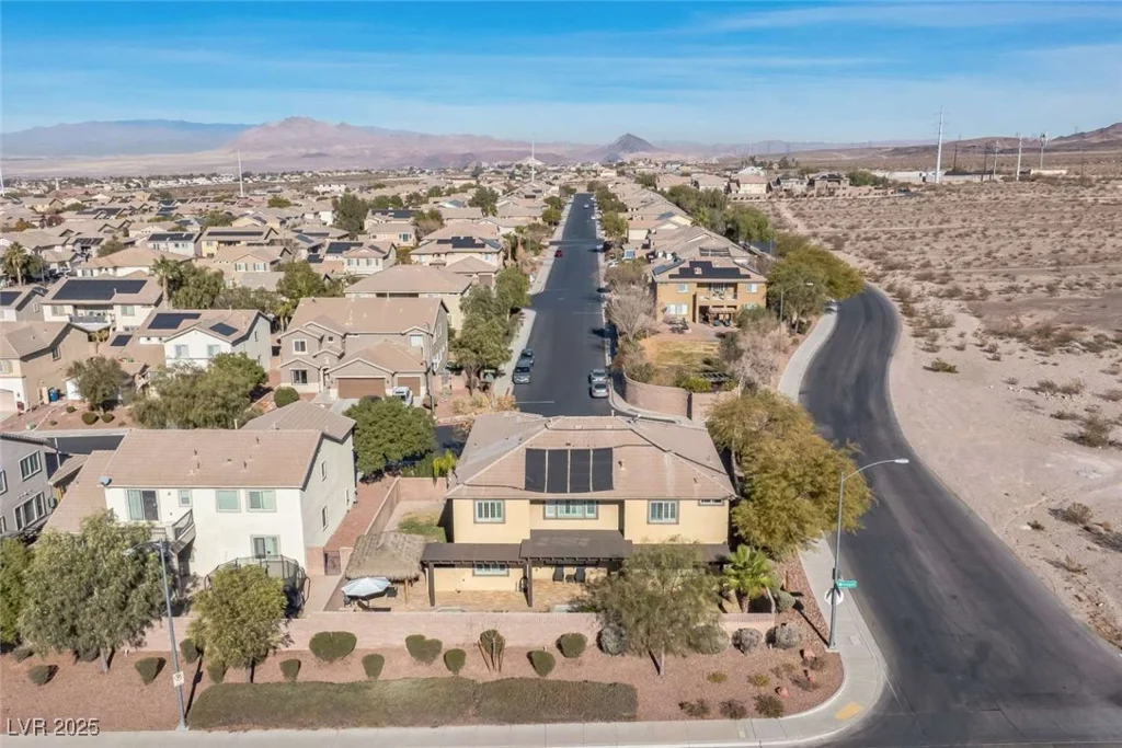 1137 Glistening Point, Henderson, NV 89015