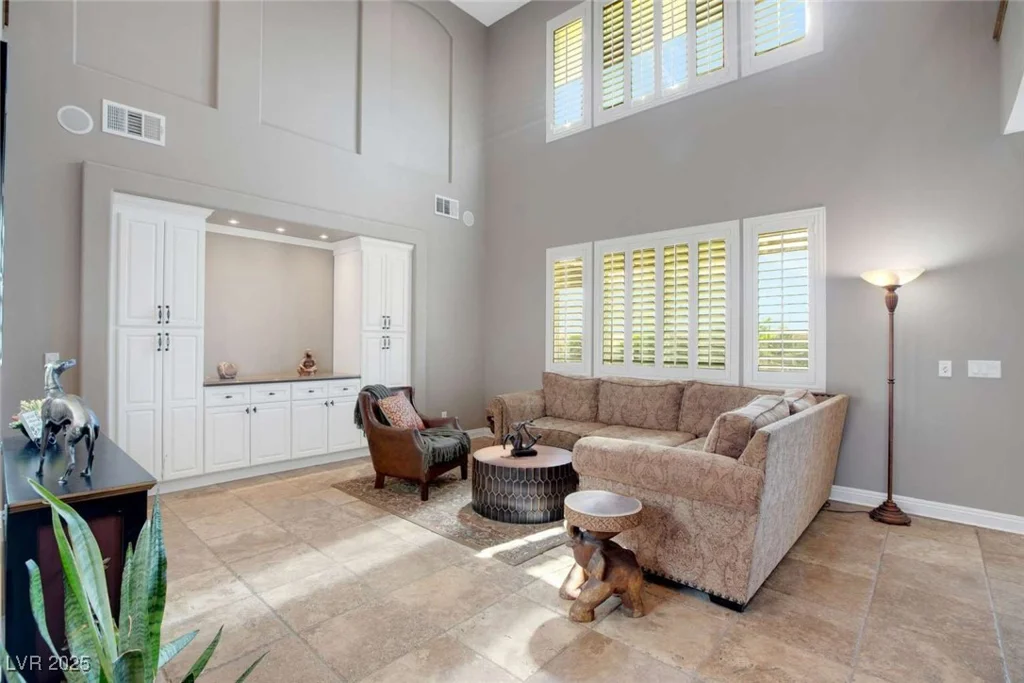 1137 Glistening Point, Henderson, NV 89015