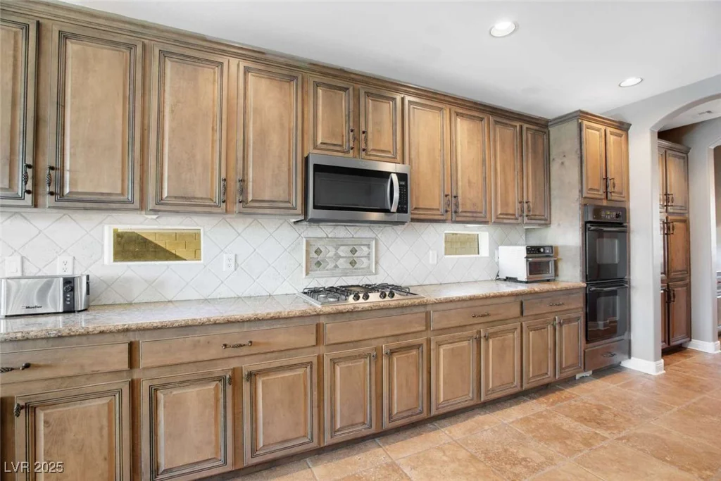 1137 Glistening Point, Henderson, NV 89015