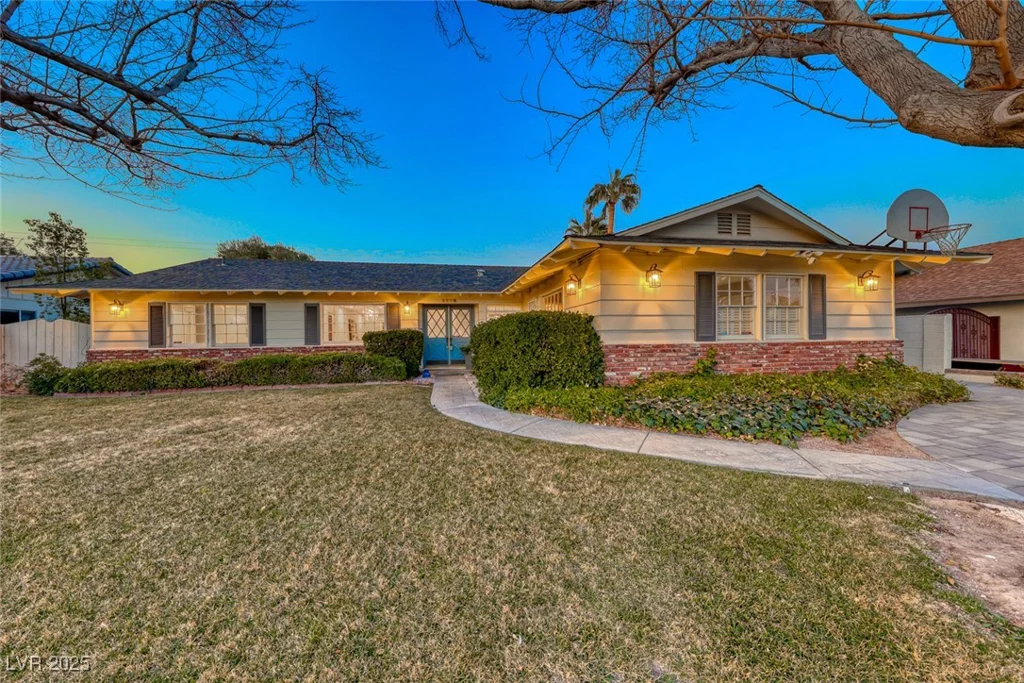 2908 Bryant, Las Vegas, NV 89102