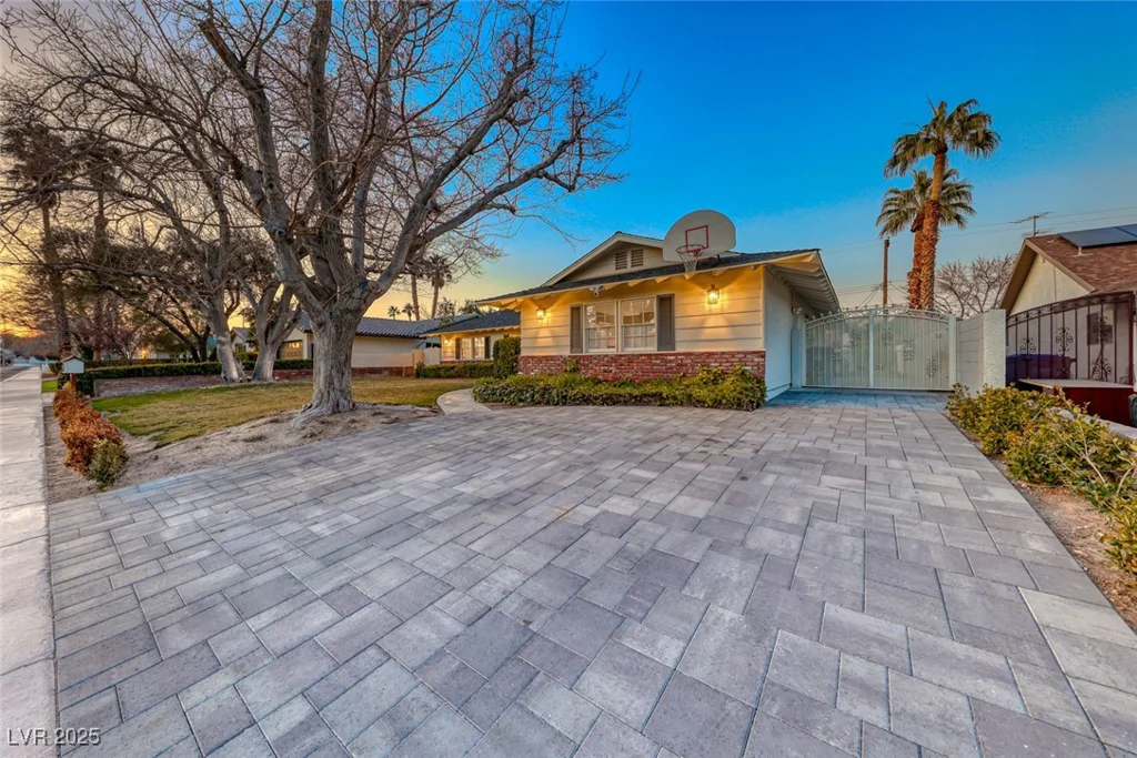 2908 Bryant, Las Vegas, NV 89102