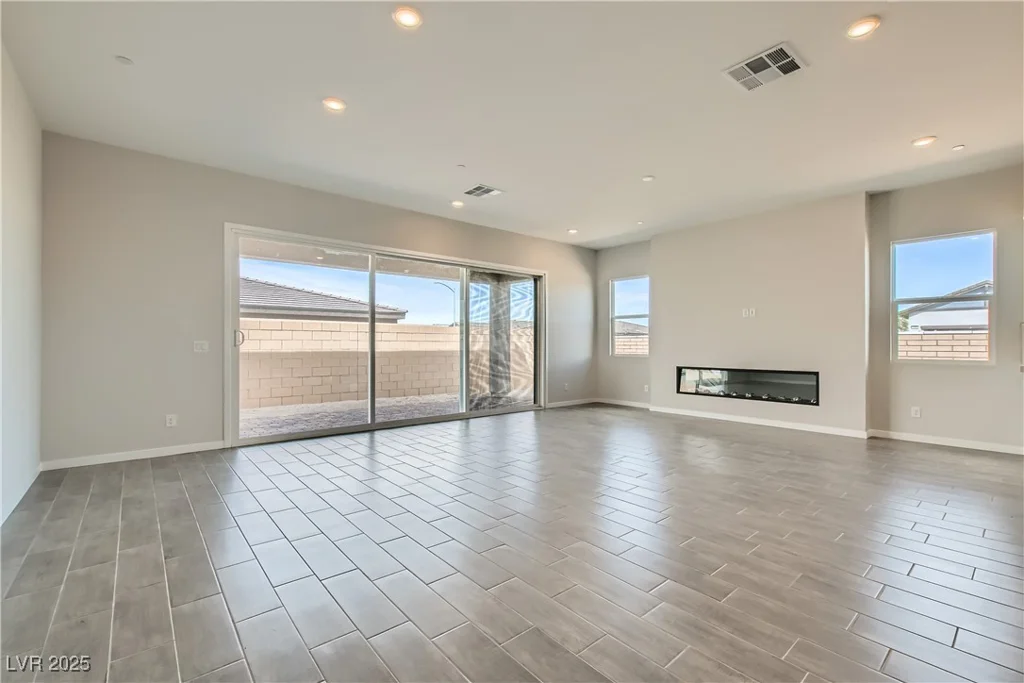 869 Bittern Lake, Henderson, NV 89011
