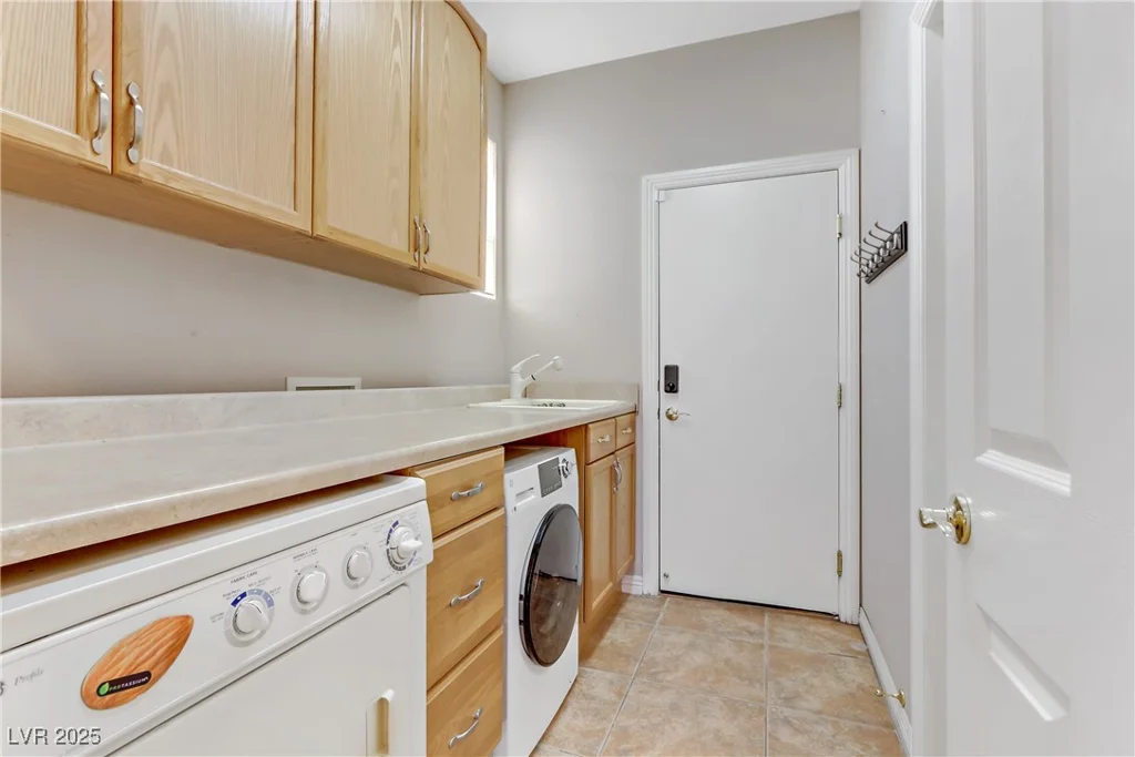 10247 Santo Nina, Las Vegas, NV 89135