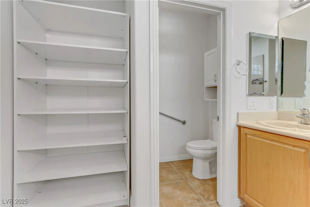 10247 Santo Nina, Las Vegas, NV 89135