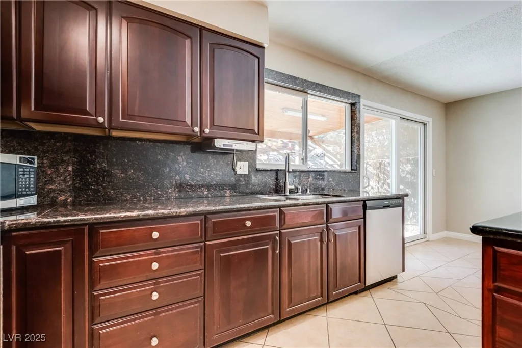 6725 Carrera, Las Vegas, NV 89103