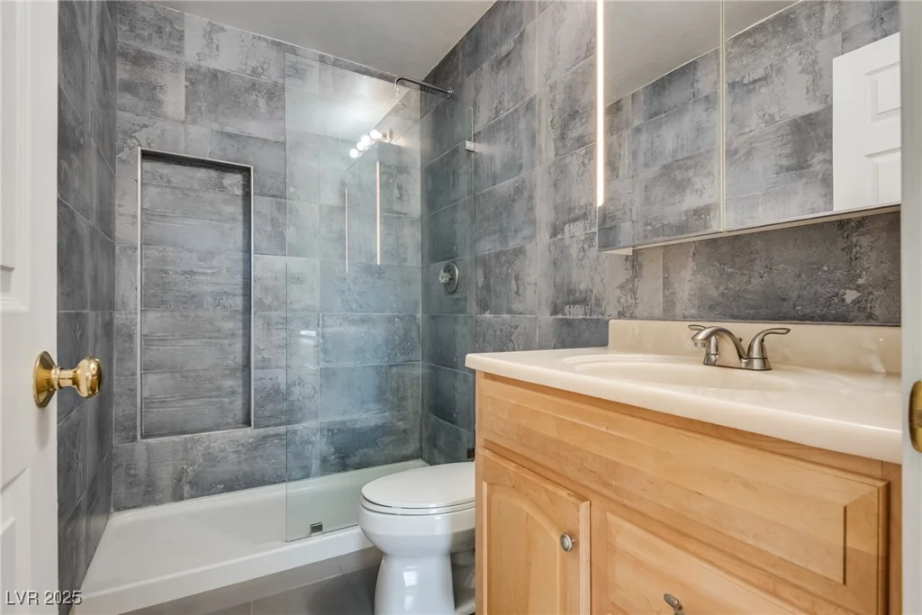 6725 Carrera, Las Vegas, NV 89103