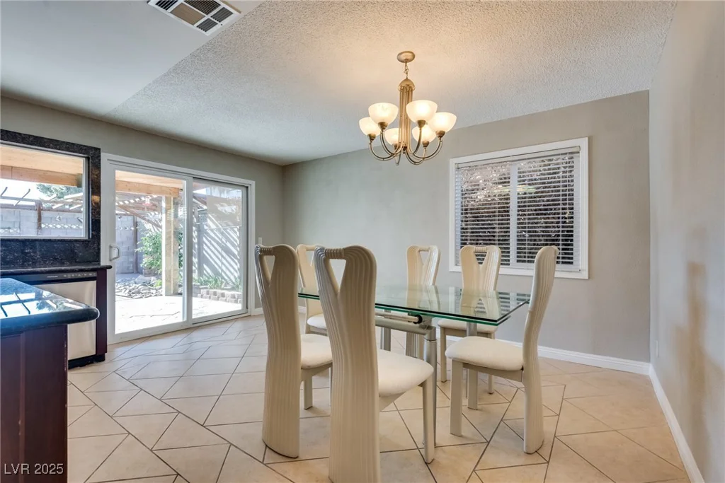 6725 Carrera, Las Vegas, NV 89103