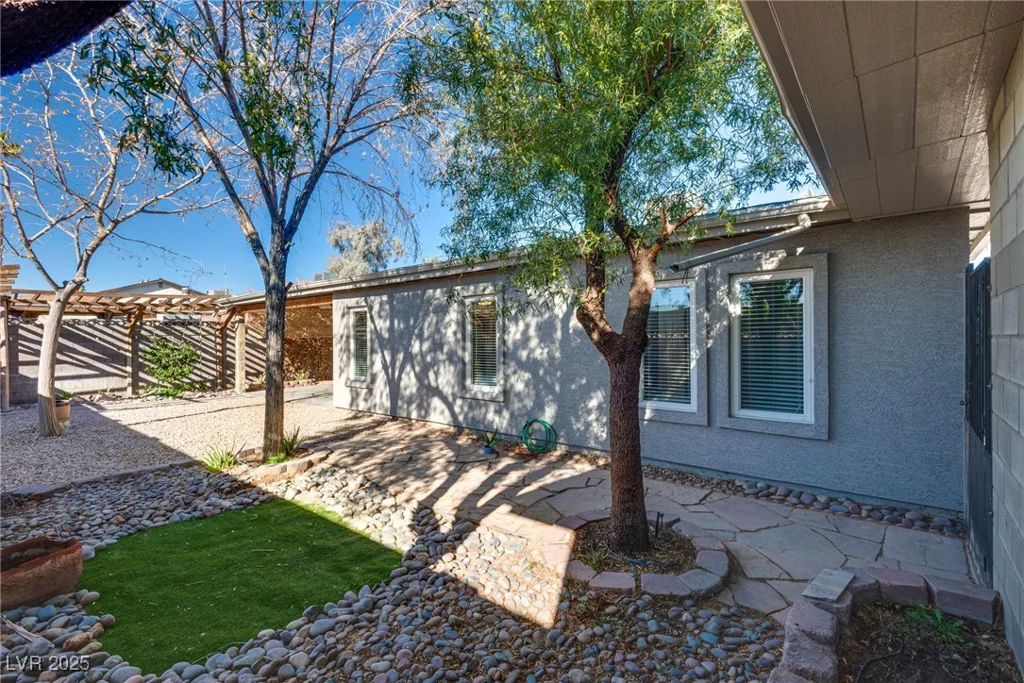 6725 Carrera, Las Vegas, NV 89103