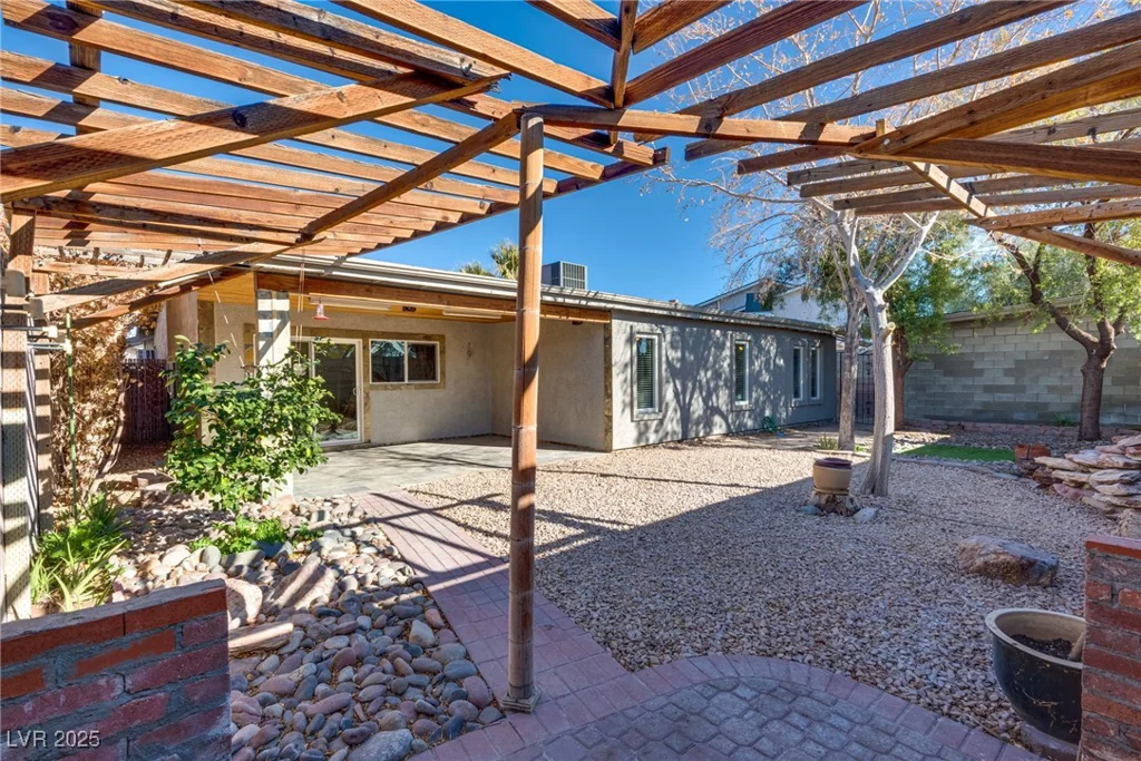 6725 Carrera, Las Vegas, NV 89103