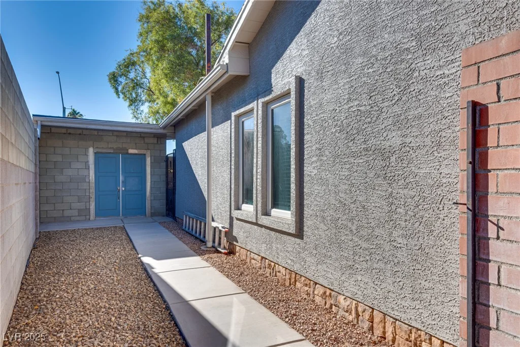 6725 Carrera, Las Vegas, NV 89103