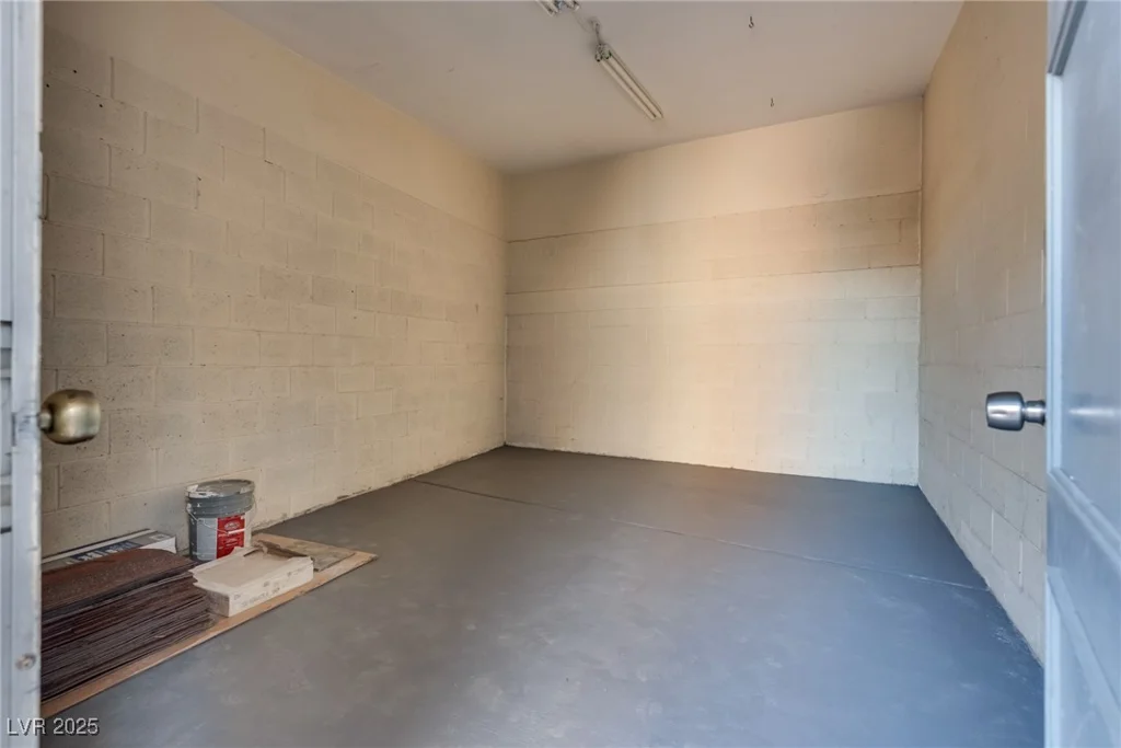 6725 Carrera, Las Vegas, NV 89103