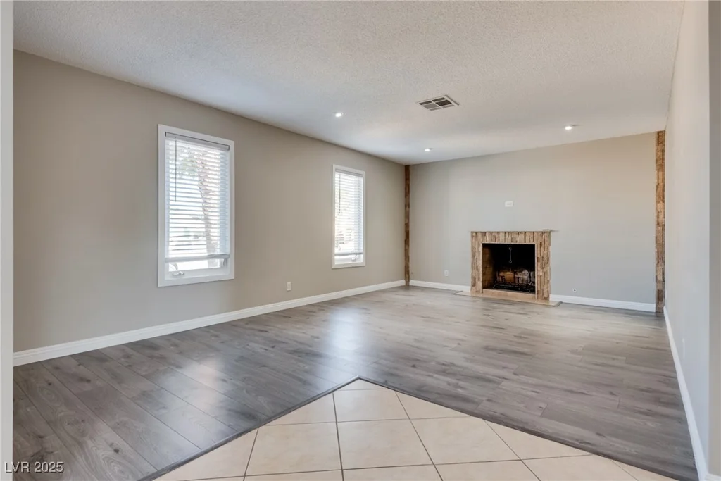 6725 Carrera, Las Vegas, NV 89103