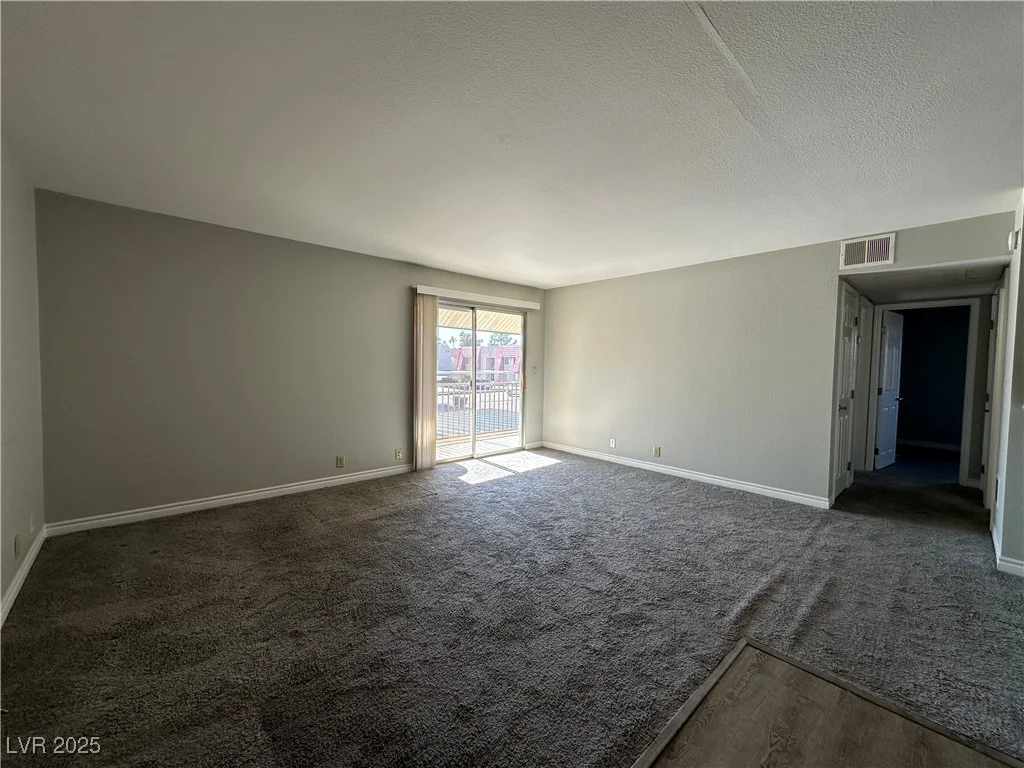 5181 River Glen, Las Vegas, NV 89103