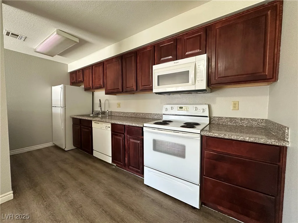 5181 River Glen, Las Vegas, NV 89103