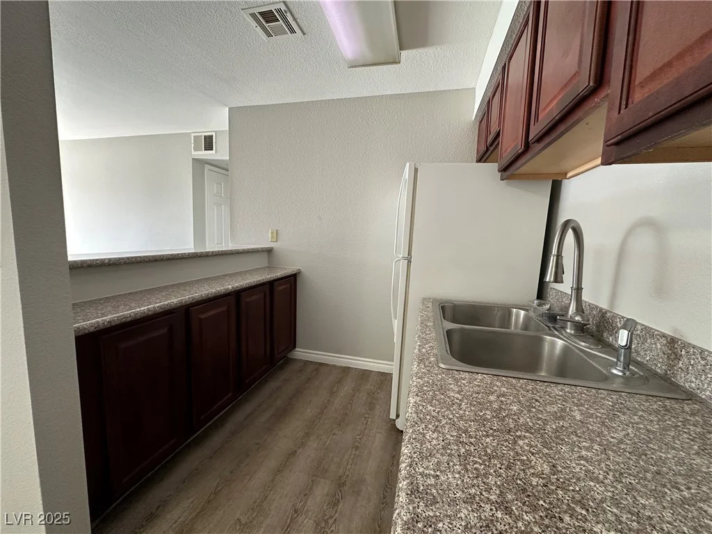 5181 River Glen, Las Vegas, NV 89103