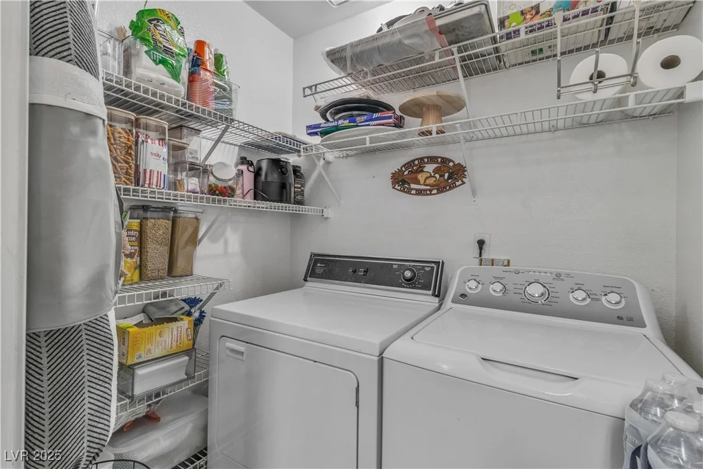 2121 Willowbury, Las Vegas, NV 89108