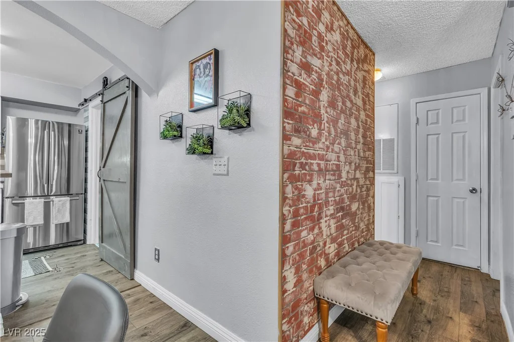 2121 Willowbury, Las Vegas, NV 89108