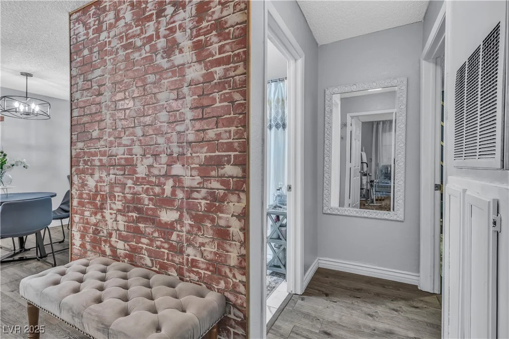 2121 Willowbury, Las Vegas, NV 89108