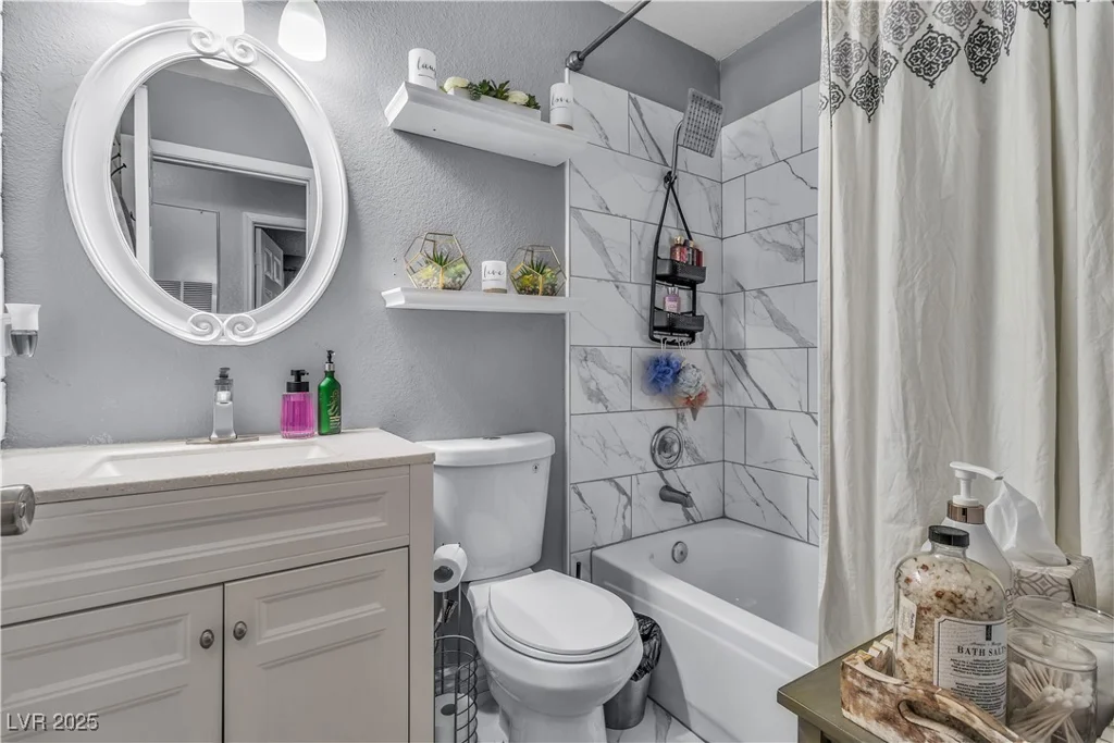 2121 Willowbury, Las Vegas, NV 89108