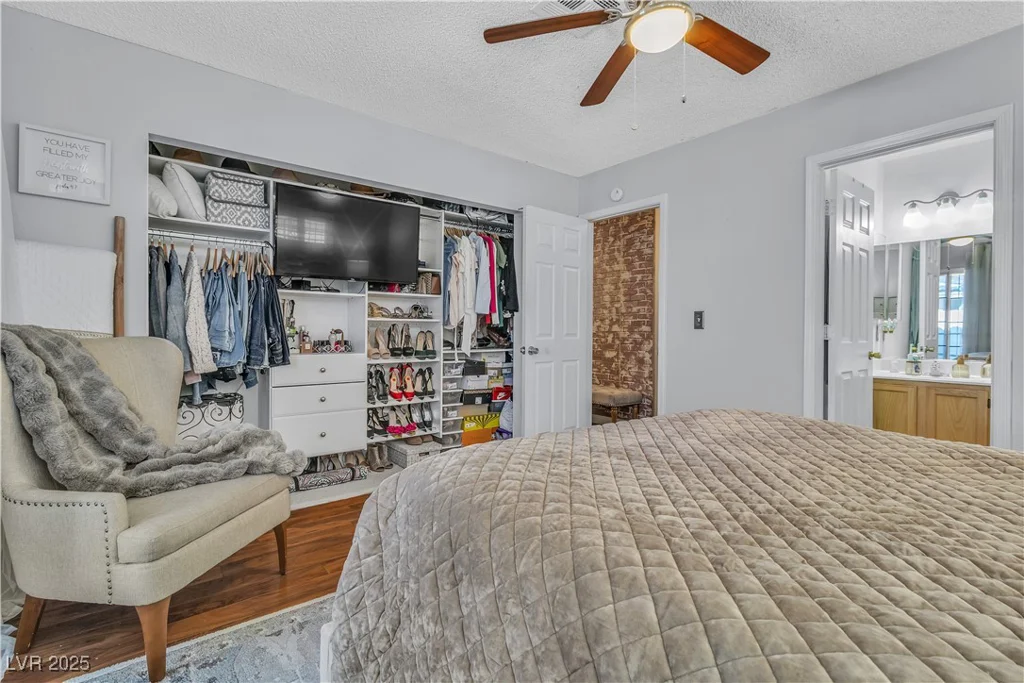 2121 Willowbury, Las Vegas, NV 89108