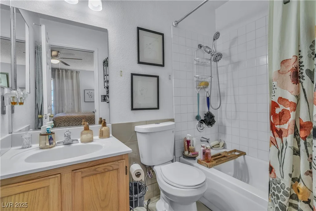 2121 Willowbury, Las Vegas, NV 89108