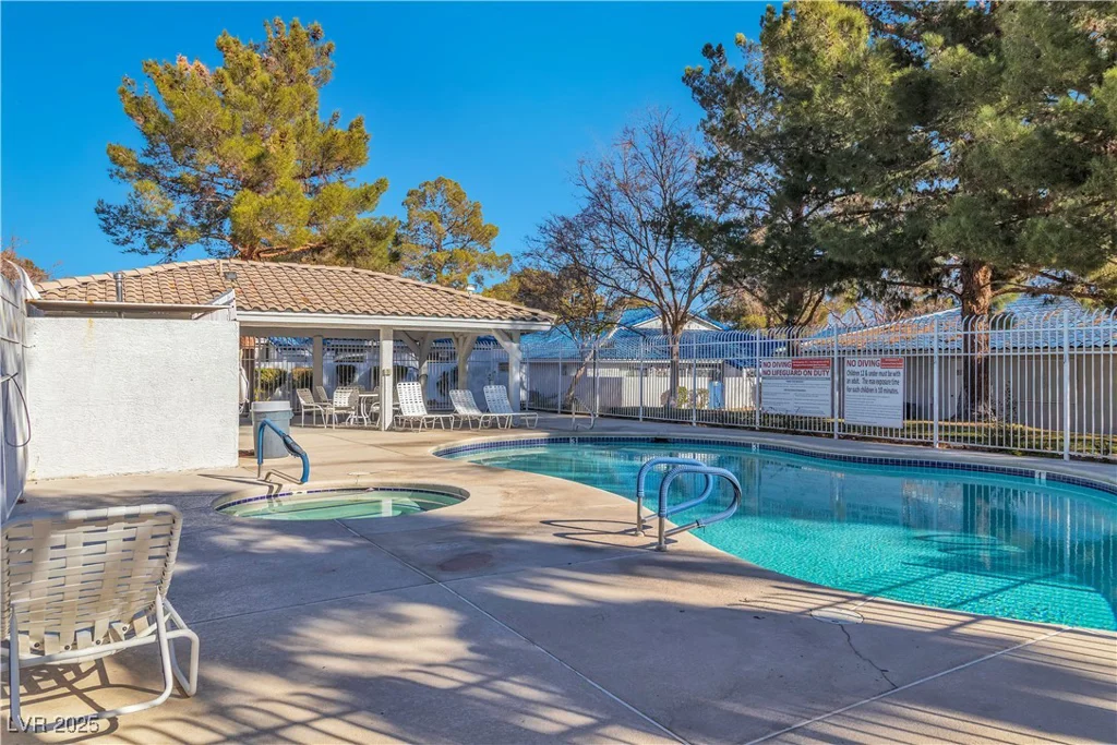 2121 Willowbury, Las Vegas, NV 89108