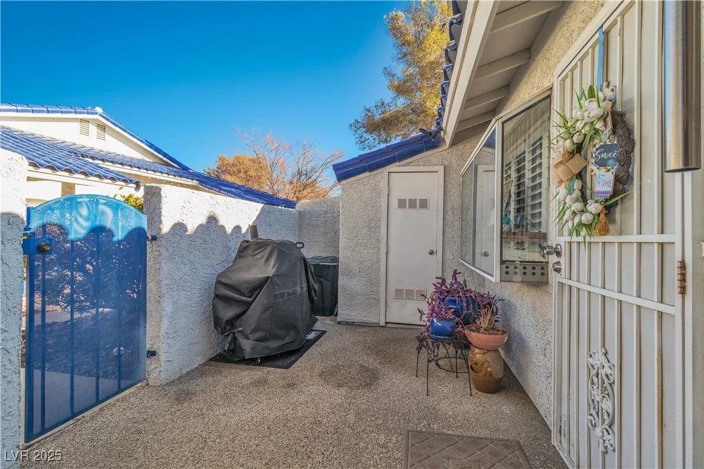 2121 Willowbury, Las Vegas, NV 89108