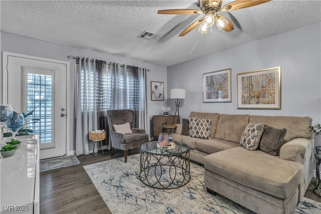 2121 Willowbury, Las Vegas, NV 89108