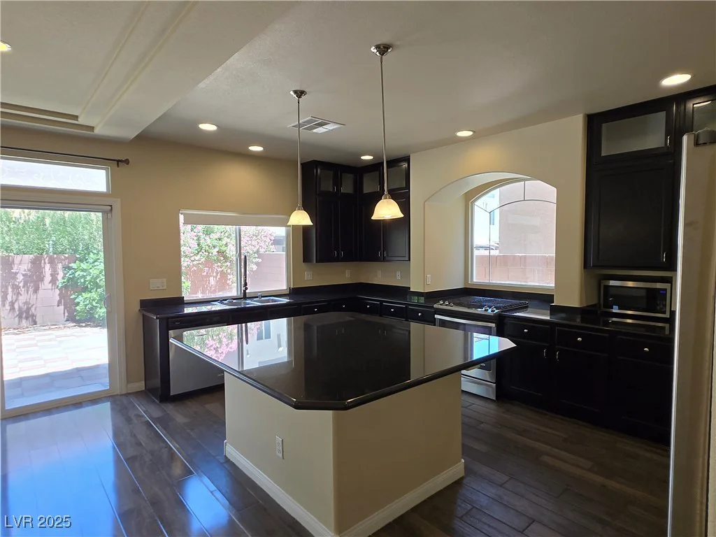 6538 Creekside Cellars, Las Vegas, NV 89139