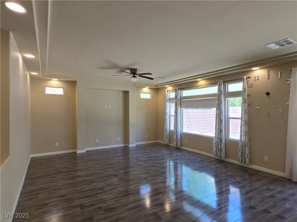 6538 Creekside Cellars, Las Vegas, NV 89139
