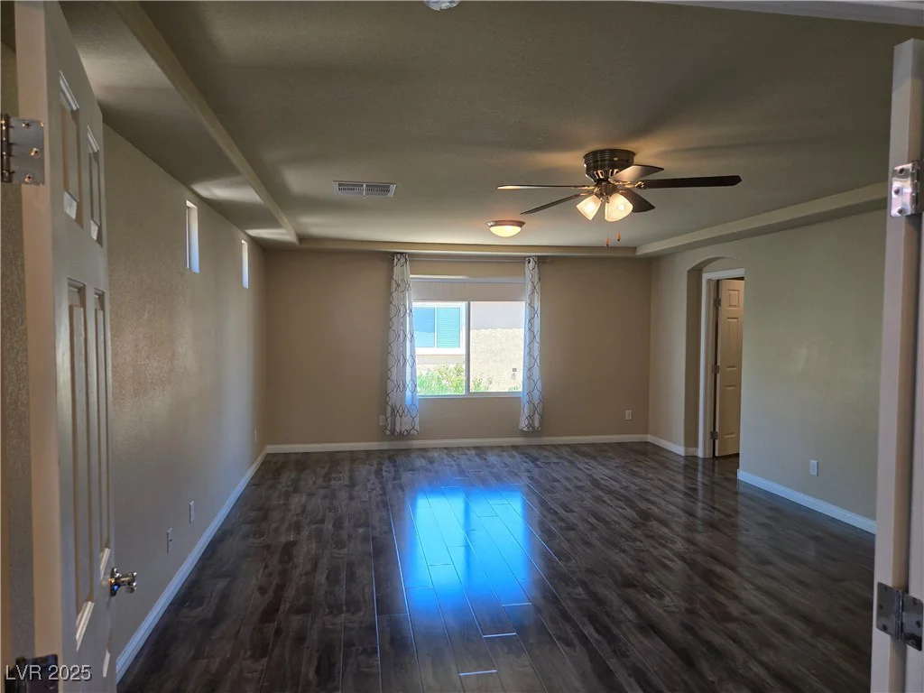 6538 Creekside Cellars, Las Vegas, NV 89139